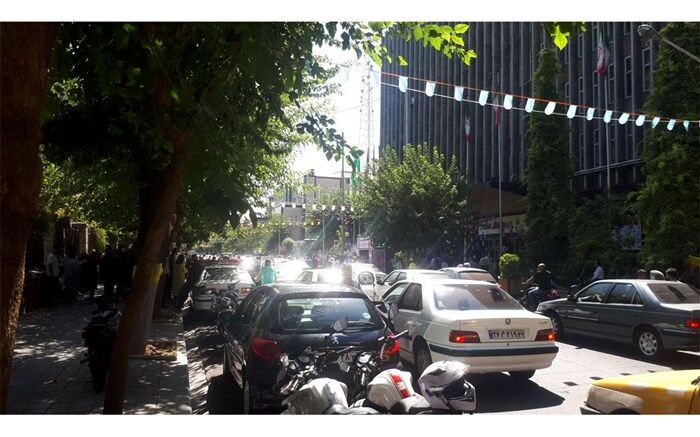 تجمع دوستداران حیوانات در مقابل شهرداری تهران