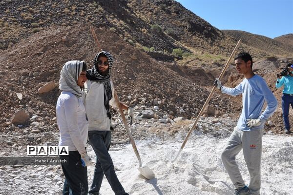 بازدید مسئولان از اردوی جهادی دانشجویان شهرستان خوسف