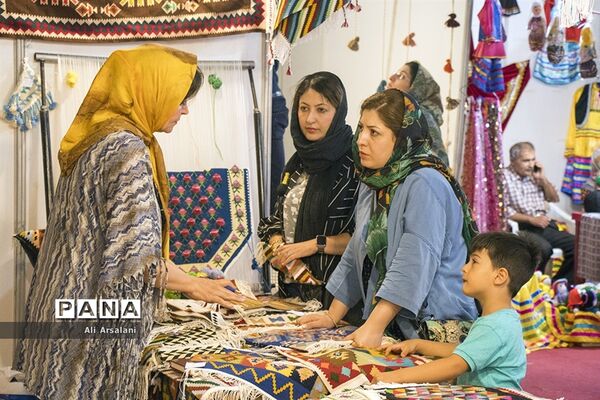 دومین جشنواره ملی گردشگری و صنایع دستی در ارومیه-۲