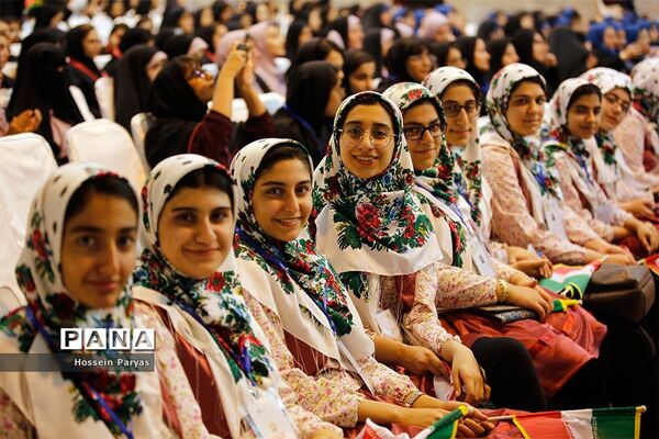 مراسم افتتاحیه سی و هفتمین جشنواره فرهنگی هنری دانش آموزان دختر کشور