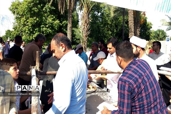 توزیع 5000 طعام به مناسبت عید ولایت در شهرستان کازرون
