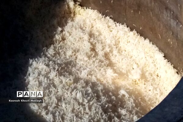 توزیع 5000 طعام به مناسبت عید ولایت در شهرستان کازرون