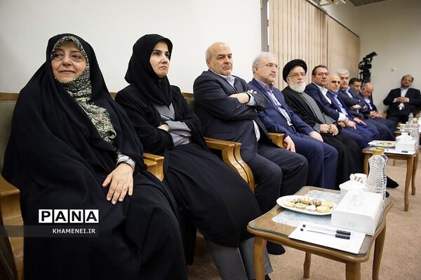 دیدار رئیس‌جمهوری و اعضای هیئت دولت با رهبر معظم انقلاب
