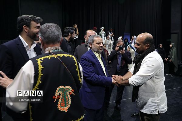 بازدید معاون پرورشی از سی و هفتمین جشنواره فرهنگی و هنری دانش‌آموزان برگزیده دختر کشور