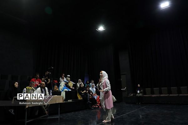 بازدید معاون پرورشی از سی و هفتمین جشنواره فرهنگی و هنری دانش‌آموزان برگزیده دختر کشور