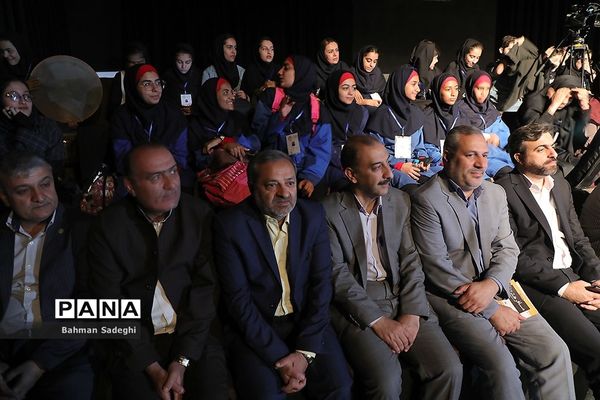 بازدید معاون پرورشی از سی و هفتمین جشنواره فرهنگی و هنری دانش‌آموزان برگزیده دختر کشور