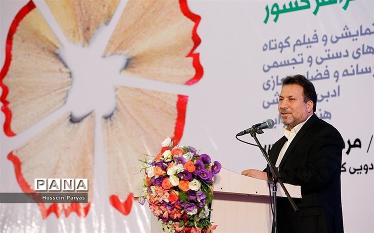 کمرئی: از دل جشنواره‌ها خزانه هنری کشور غنی‌تر می‌شود