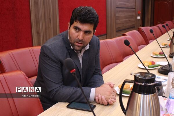 نشست مدیرکل آموزش و پرورش شهرستان‌های استان تهران با اصحاب رسانه