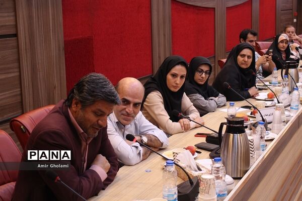 نشست مدیرکل آموزش و پرورش شهرستان‌های استان تهران با اصحاب رسانه