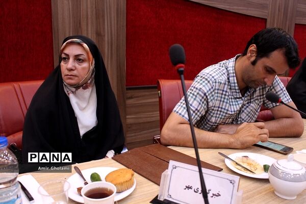 نشست مدیرکل آموزش و پرورش شهرستان‌های استان تهران با اصحاب رسانه