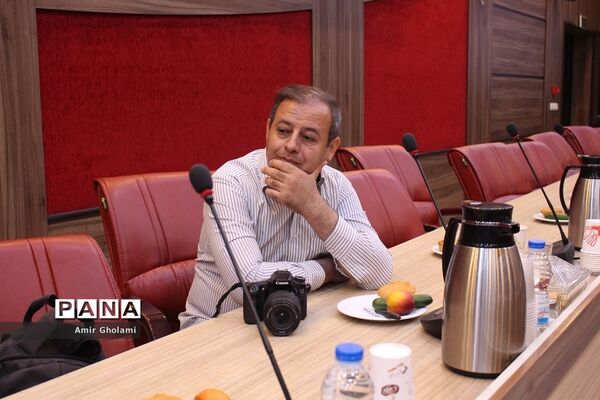 نشست مدیرکل آموزش و پرورش شهرستان‌های استان تهران با اصحاب رسانه