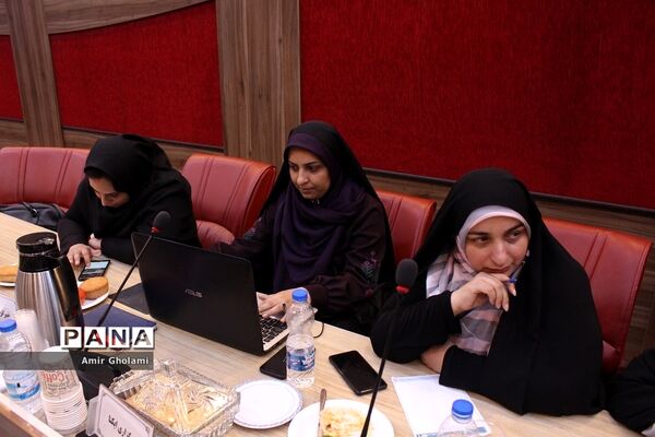 نشست مدیرکل آموزش و پرورش شهرستان‌های استان تهران با اصحاب رسانه
