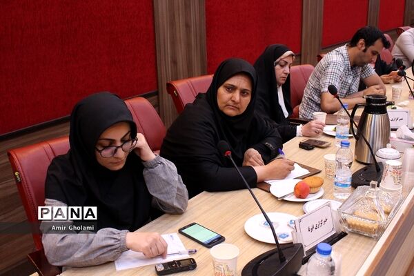 نشست مدیرکل آموزش و پرورش شهرستان‌های استان تهران با اصحاب رسانه