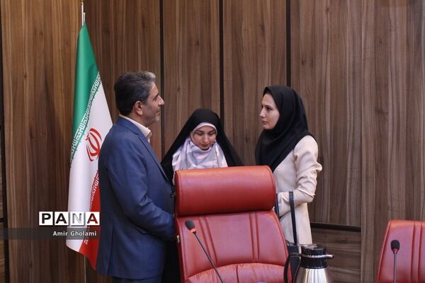 نشست مدیرکل آموزش و پرورش شهرستان‌های استان تهران با اصحاب رسانه