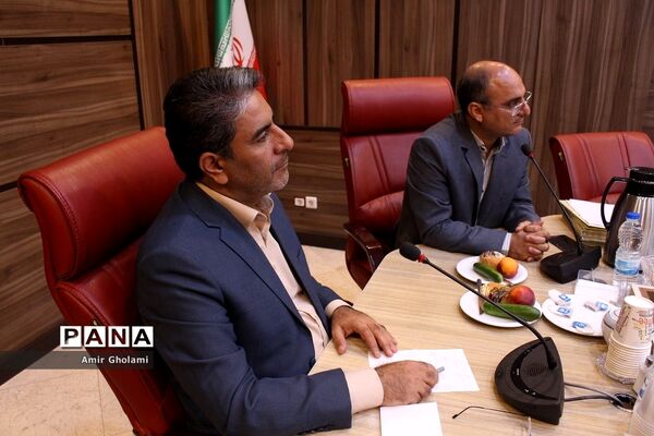 نشست مدیرکل آموزش و پرورش شهرستان‌های استان تهران با اصحاب رسانه