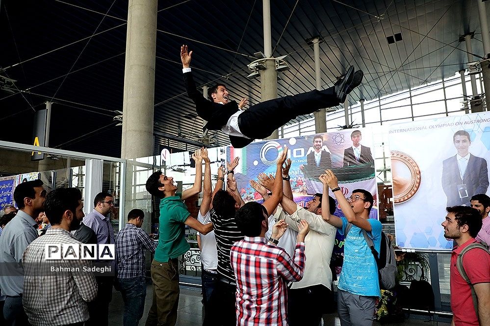 استقبال از مدال‌آوران تیم ملی المپیاد نجوم و اخترفیزیک