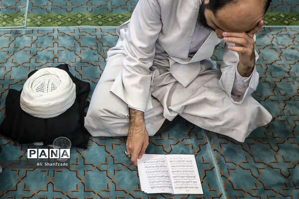 مراسم پرفیض «دعای عرفه» در دانشگاه تهران