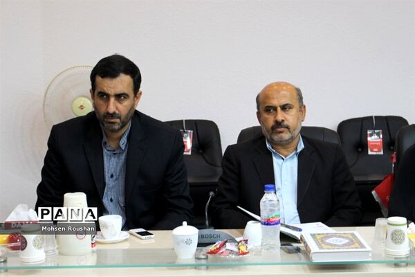 نشست شورای معاونان آموزش و پرورش استان بوشهر با خبرنگاران