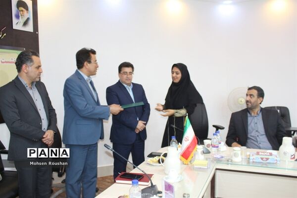نشست شورای معاونان آموزش و پرورش استان بوشهر با خبرنگاران