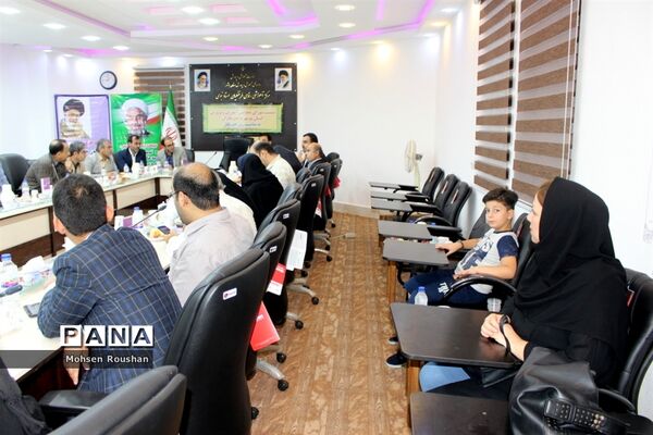 نشست شورای معاونان آموزش و پرورش استان بوشهر با خبرنگاران