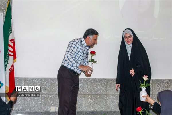 قدردانی رتبه چهارم کنکور ٩٨ از معلمان خود