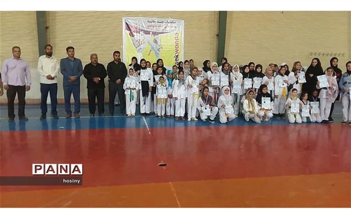 مسابقات تکواندو بانوان کاشمر برگزار شد