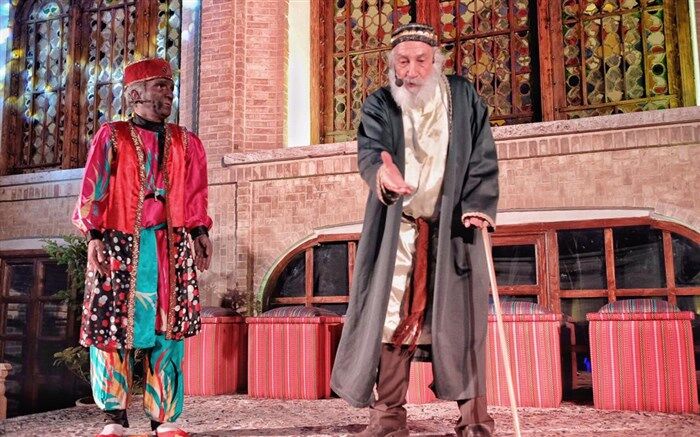 حق‌شناس: اختصاص مکانی ثابت برای نمایش‌های آیینی و سنتی پیگیری شود