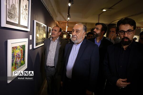 افتتاح نمایشگاه دستی تجسمی آثار دانش‌آموزان برگزیده مسابقات فرهنگی هنری