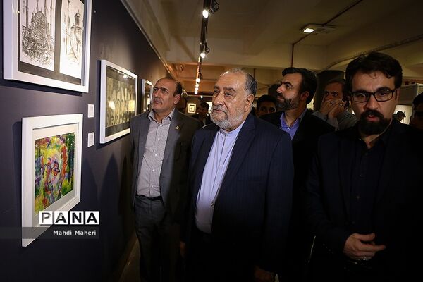 افتتاح نمایشگاه دستی تجسمی آثار دانش‌آموزان برگزیده مسابقات فرهنگی هنری