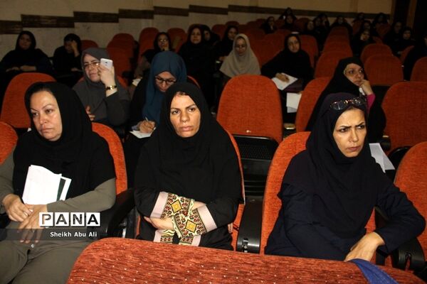 گردهمایی مدیران سه دوره تحصیلی دولتی، و غیر دولتی شهرستان بوشهر