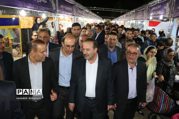 افتتاح نمایشگاه دستاوردهای دولت در شیراز