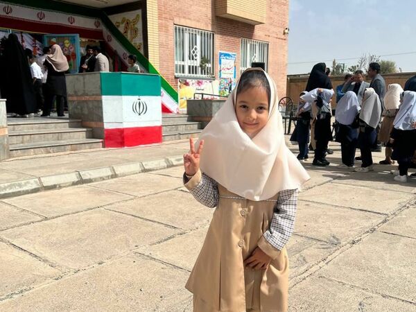  جشن شکوفه ها در دبستان شهید محمدی شهر نسر 