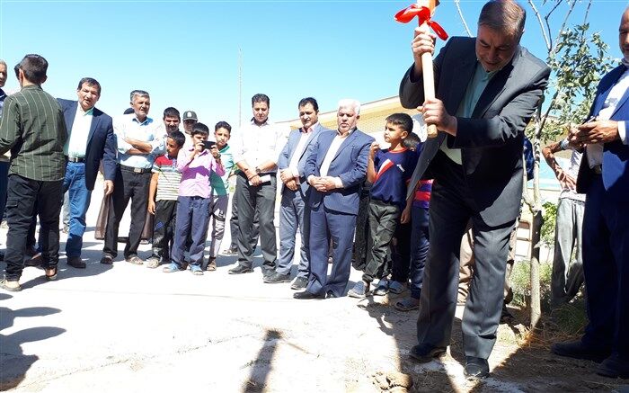 مراسم کلنگ زنی ساخت پروژه دوکلاسه دبستان شهید تازیکی زبرخان برگزار شد