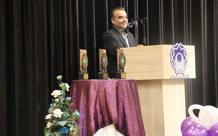 ارتقاء توانمندی و بروز خلاقیت در دانش آموزان از ویژگی های اصلی مدرسه خلاق است