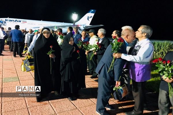 مراسم استقبال از ورود اولین کاروان حجاج بیت الله الحرام به  خراسان جنوبی