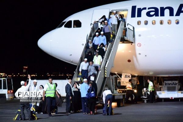 مراسم استقبال از ورود اولین کاروان حجاج بیت الله الحرام به  خراسان جنوبی