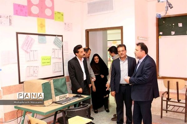 بازدید علیرضا کمرئی، معاون آموزش متوسطه وزارت آموزش و پرورش، از شهرستان درمیان