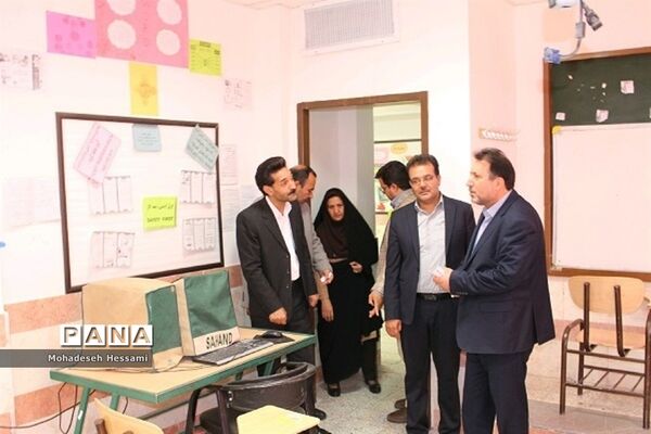 بازدید علیرضا کمرئی، معاون آموزش متوسطه وزارت آموزش و پرورش، از شهرستان درمیان