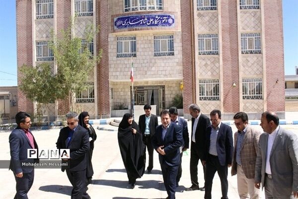 بازدید علیرضا کمرئی، معاون آموزش متوسطه وزارت آموزش و پرورش، از شهرستان درمیان