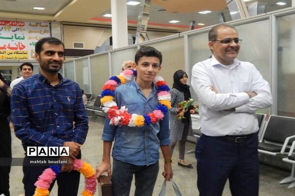 استقبال از دانش‌آموزان برگزیده استان بوشهر در جشنواره نوجوان خوارزمی مرحله کشوری