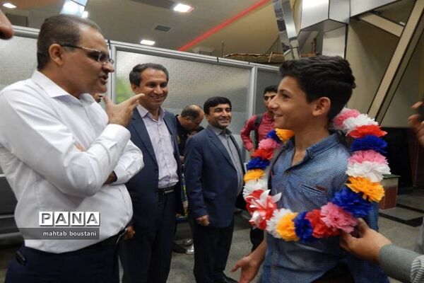 استقبال از دانش‌آموزان برگزیده استان بوشهر در جشنواره نوجوان خوارزمی مرحله کشوری