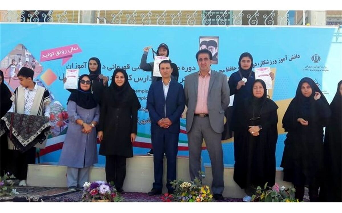 دانش آموزان دختر ایلامی مدال های نقره مسابقات قهرمانی دوومیدانی را از آن خود کردند