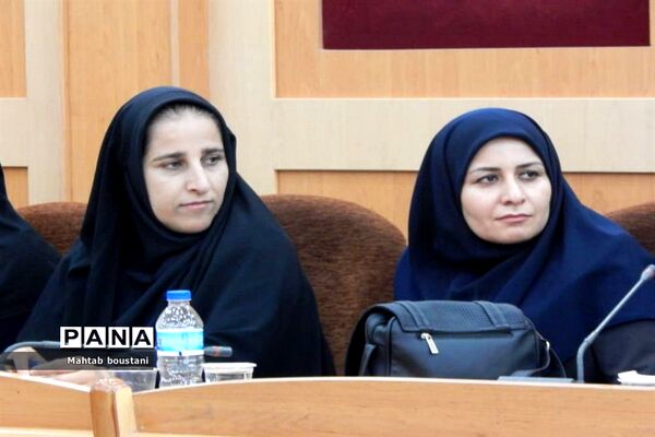نشست هم اندیشی معاون سیاسی ، امنیتی و اجتماعی استانداری بوشهر با بانوان فعال اجتماعی دشتستان