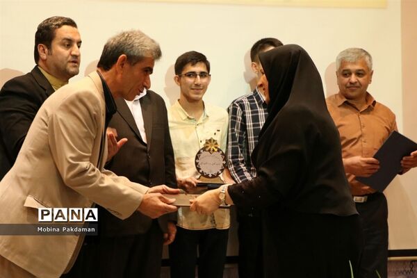 تجلیل از برترین‌های المپیادهای علمی و کنکور سراسری ۹۸