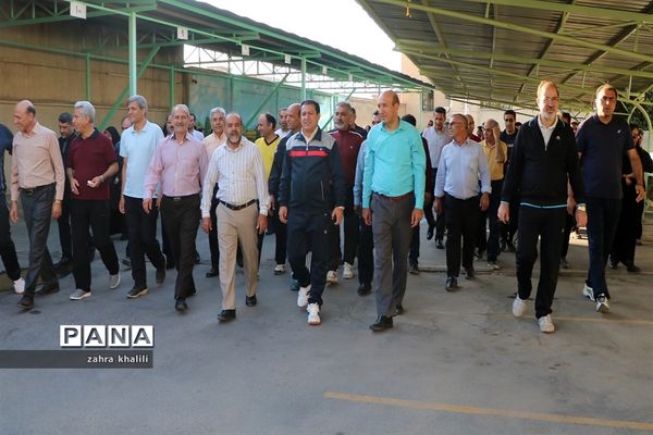 نرمش صبحگاهی و تجلیل از ۳ تن از چهره‌های جهانی و برتر ورزش دانش‌آموزی