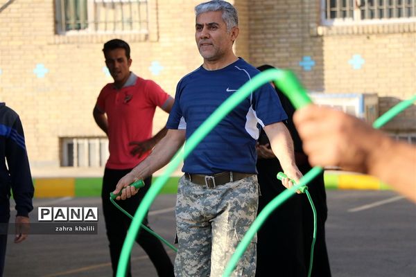 نرمش صبحگاهی و تجلیل از ۳ تن از چهره‌های جهانی و برتر ورزش دانش‌آموزی