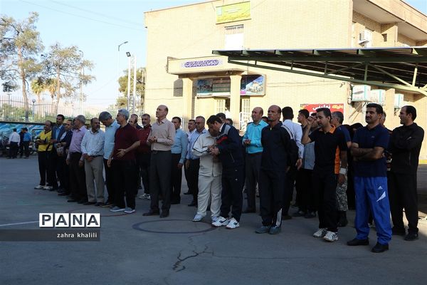 نرمش صبحگاهی و تجلیل از ۳ تن از چهره‌های جهانی و برتر ورزش دانش‌آموزی