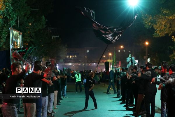 عزاداری شب سوم محرم در خیابان‌های ارومیه