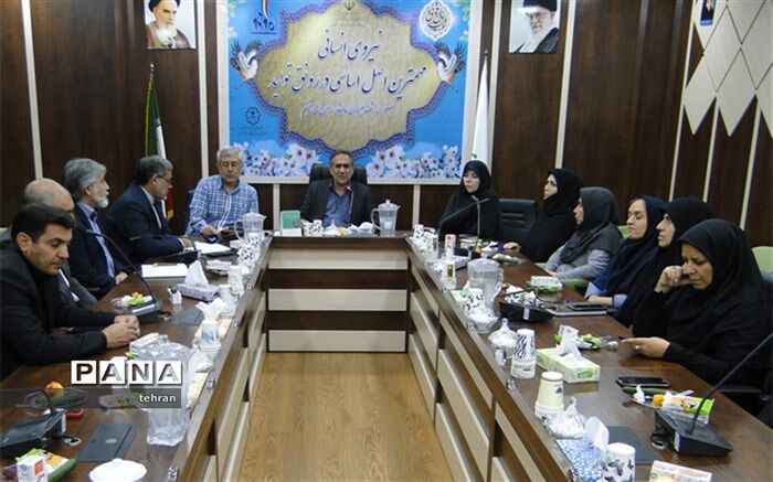 غلامعلی ارغوانی: پشتیبانی از مدرسه اولویت اصلی مدیریت منطقه است