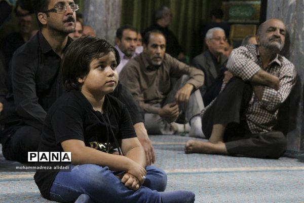 عزاداری مردم شیراز در سومین شب از ماه محرم